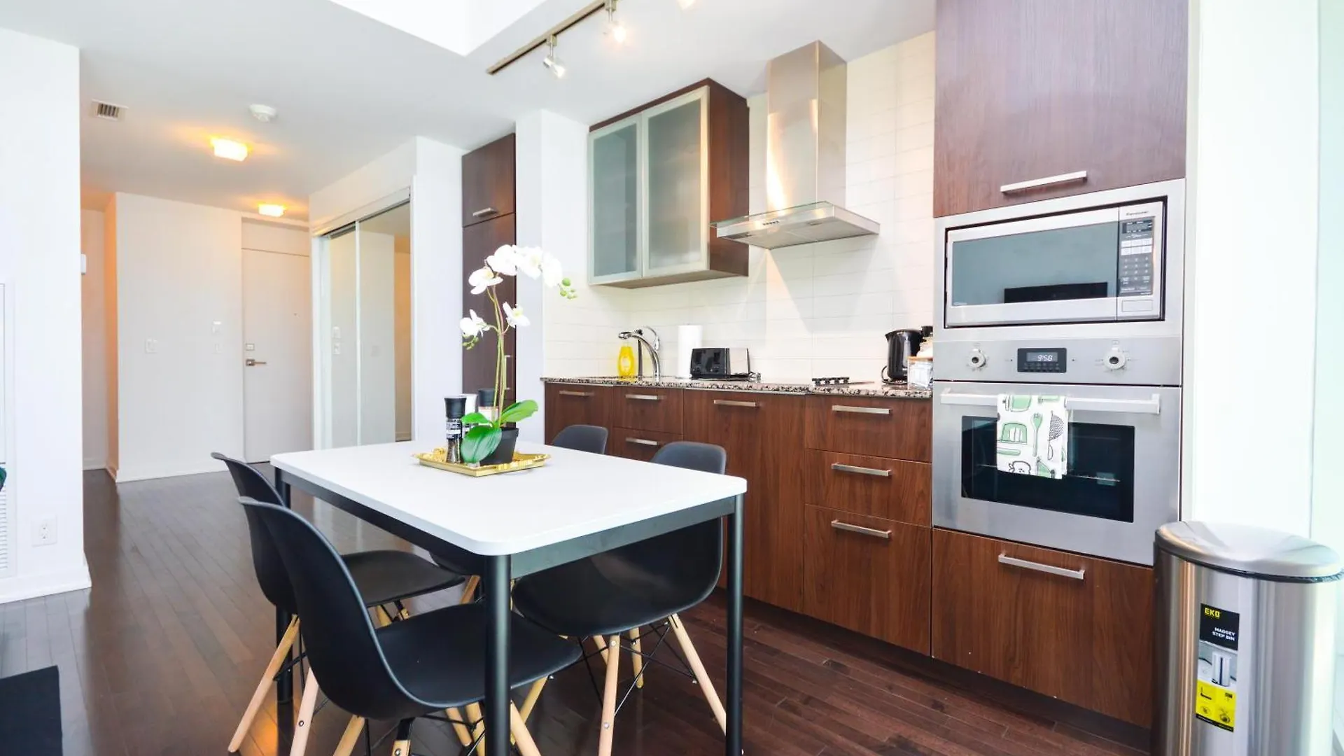 Downtown Toronto Condo Near Cn Tower, Scotiabank Arena, Rogers Centre, Union Station דירה