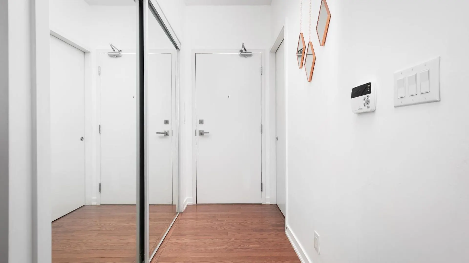 דירה Downtown Toronto Condo Near Cn Tower, Scotiabank Arena, Rogers Centre, Union Station קנדה