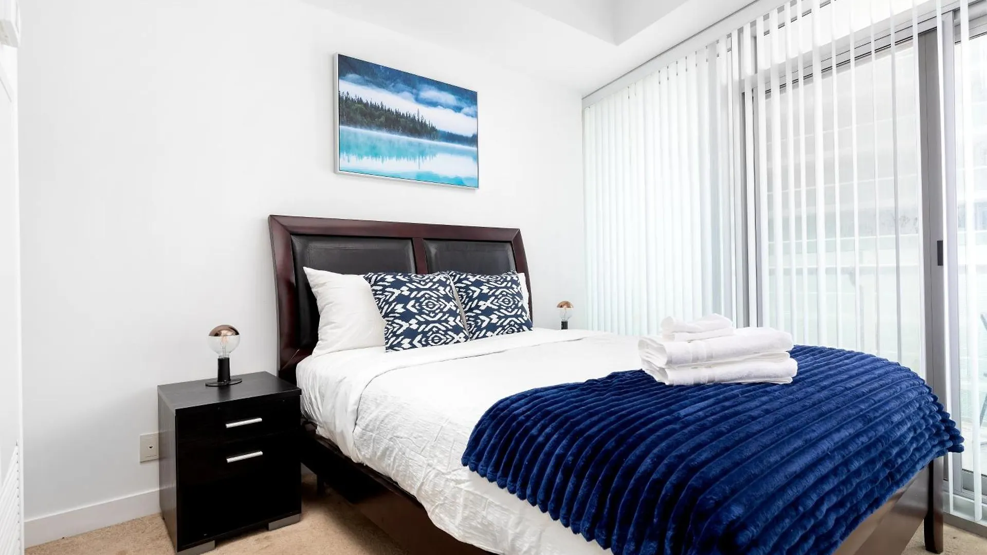 Downtown Toronto Condo Near Cn Tower, Scotiabank Arena, Rogers Centre, Union Station 0*,  קנדה