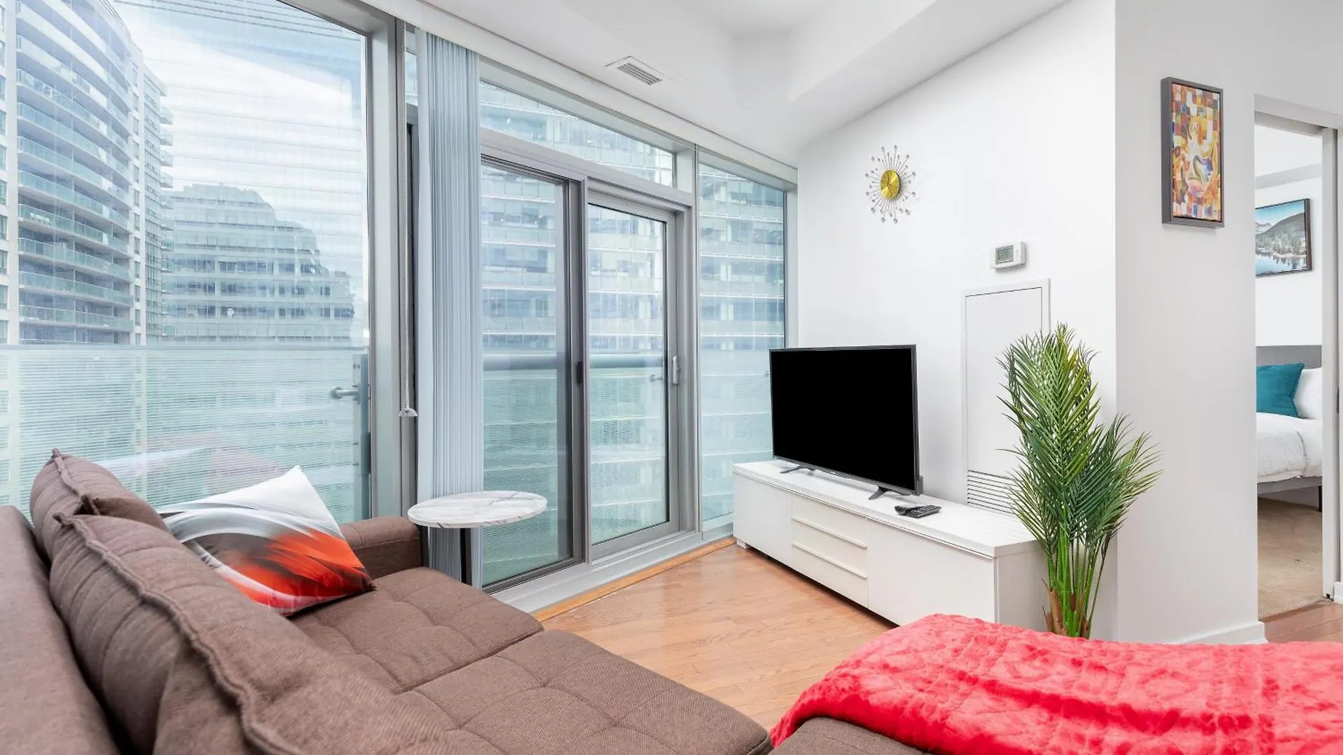דירה Downtown Toronto Condo Near Cn Tower, Scotiabank Arena, Rogers Centre, Union Station קנדה